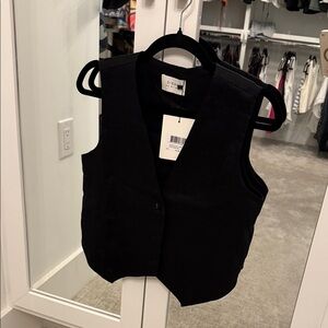 DISSH Elegant Black Garment